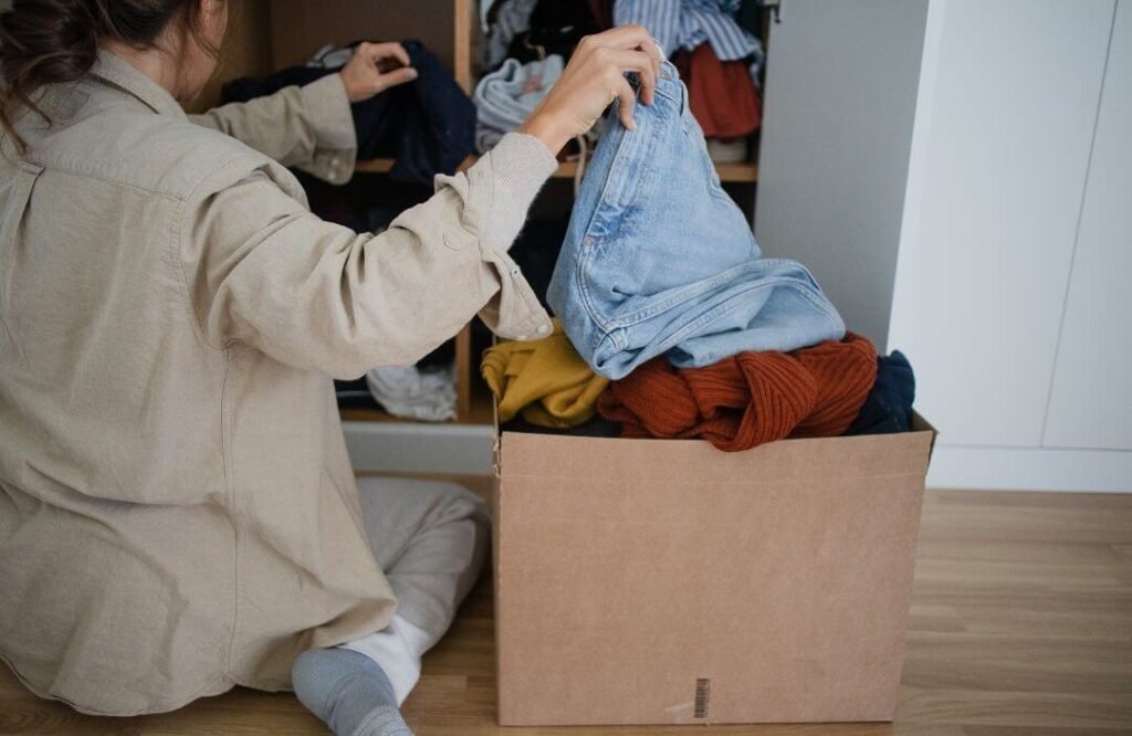 Declutter
https://outfitonpoint.com/how-to-make-a-capsule-wardrobe-from-the-clothes-you-already-have/