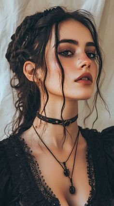 Vampire Hairstyles
https://outfitonpoint.com/charming-vampire-hairstyles-every-woman-should-try-this-halloween/