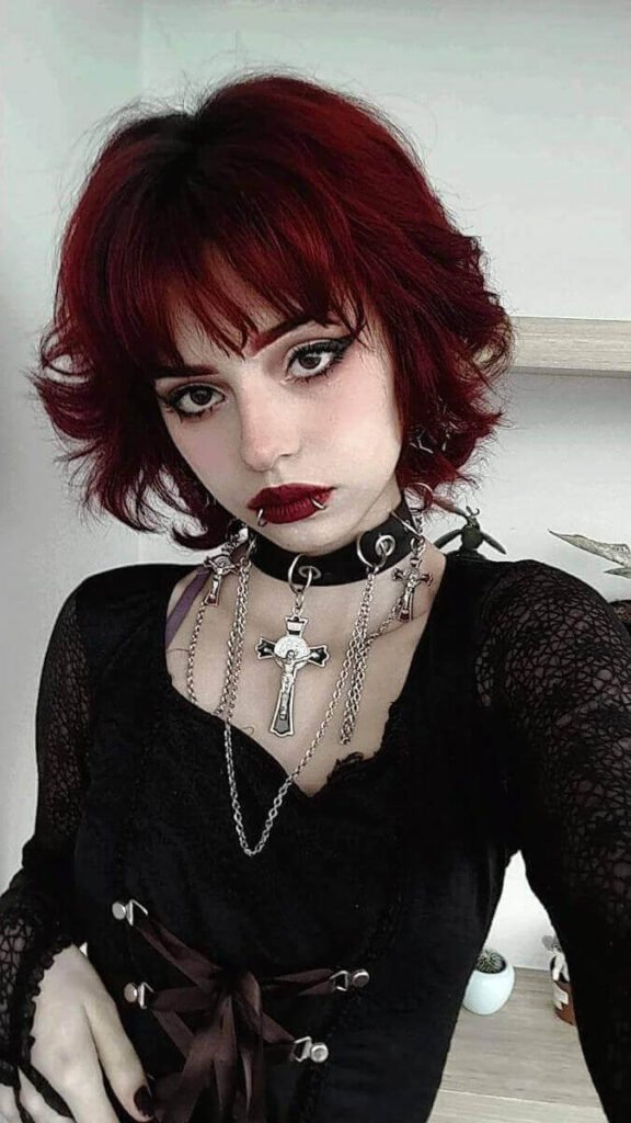 Vampire Hairstyles for women
https://outfitonpoint.com/charming-vampire-hairstyles-every-woman-should-try-this-halloween/