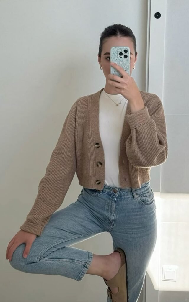 winter outfits for petite women 
https://outfitonpoint.com/what-to-wear-in-the-winter-if-youre-under-54/