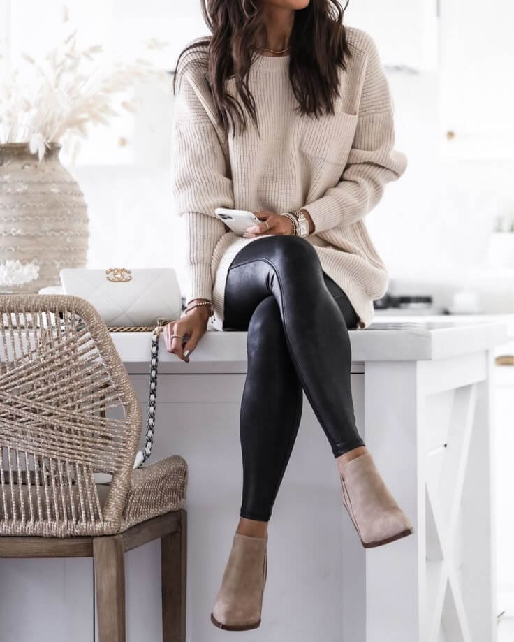 Winter Outfit Ideas with Leggings 
https://outfitonpoint.com/cold-weather-style-fresh-winter-outfit-ideas-with-leggings/