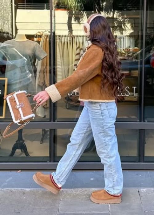 Chic Ugg Outfits 
https://outfitonpoint.com/cute-ugg-outfit-ideas-for-running-errands-coffee-runs/