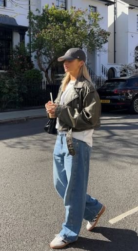 Winter Shopping Mall Outfits 
https://outfitonpoint.com/cute-mall-outfits-for-all-day-shopping-adventures/