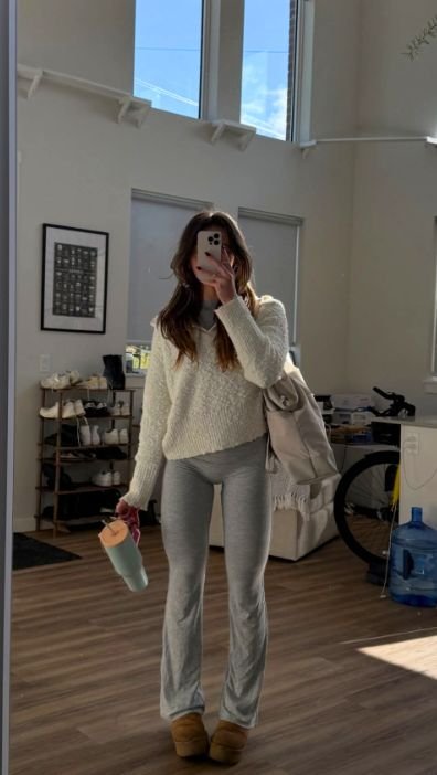 https://outfitonpoint.com/cute-and-cozy-gray-leggings-outfit-ideas-for-winter/