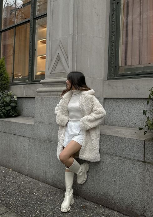 late fall outfits 
https://outfitonpoint.com/chic-late-fall-outfits-for-when-youre-bored-of-your-wardrobe/