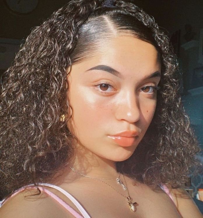 Curly Hair Aesthetic 
https://outfitonpoint.com/fresh-short-curly-hairstyles-perfect-for-your-2025-hair-makeover/