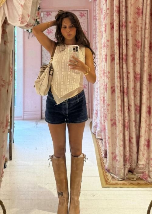 lace top outfit aesthetic 
https://outfitonpoint.com/dreamy-lace-top-outfits-thatll-make-you-feel-effortlessly-elegant/