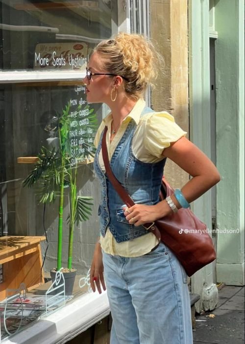 Denim Vest Outfit Ideas